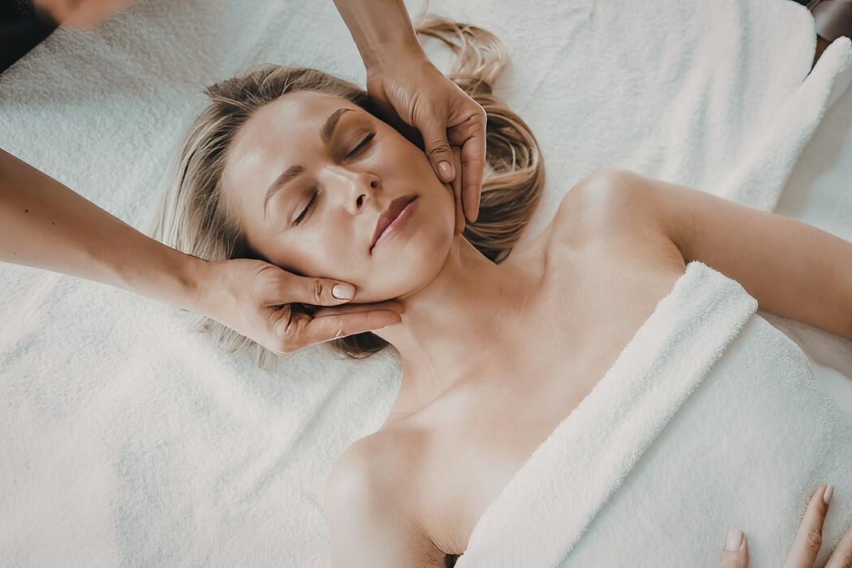Tensado facial sin cirugía en Monterrey